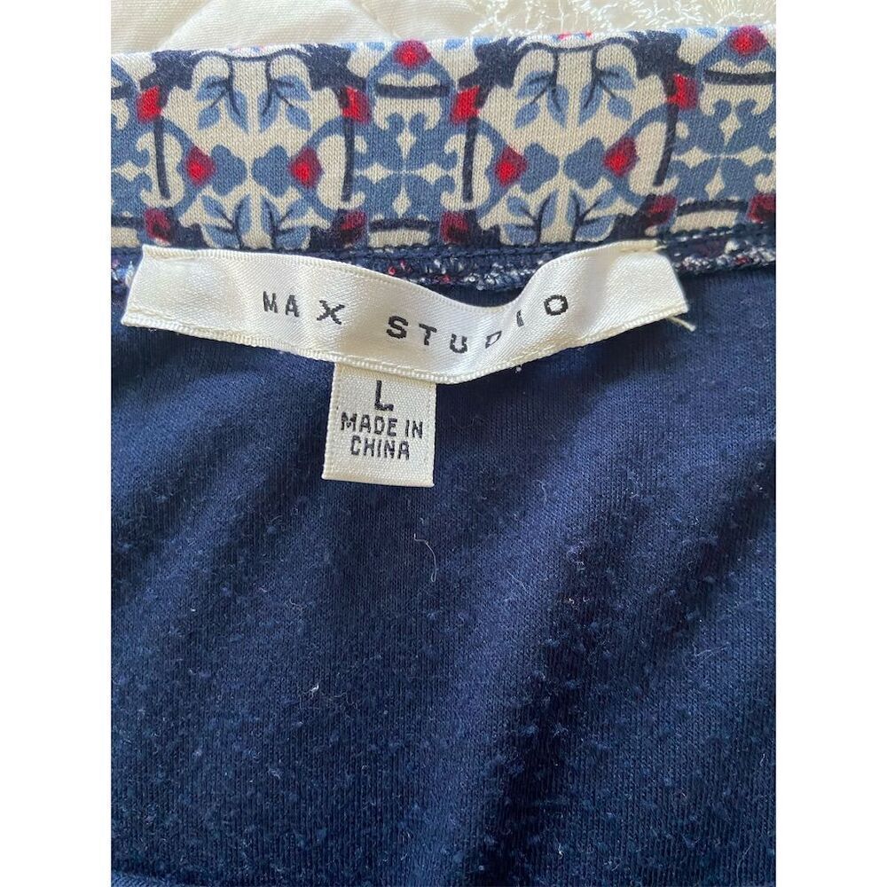 Max Studio Knee Length Skirt Blue, Navy and Red Geometric Print Size Medium - Picture 3 of 12